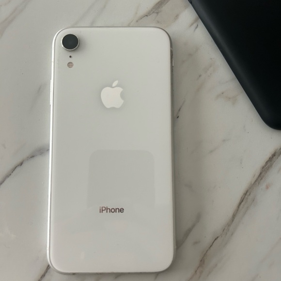 Apple iPhone XR - White